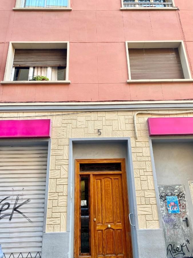 Habitacion Barato En Piso Familiar Compartido El Centro De La Ciudad Cerca De La Estacion De Autobuses 塔拉戈纳 外观 照片
