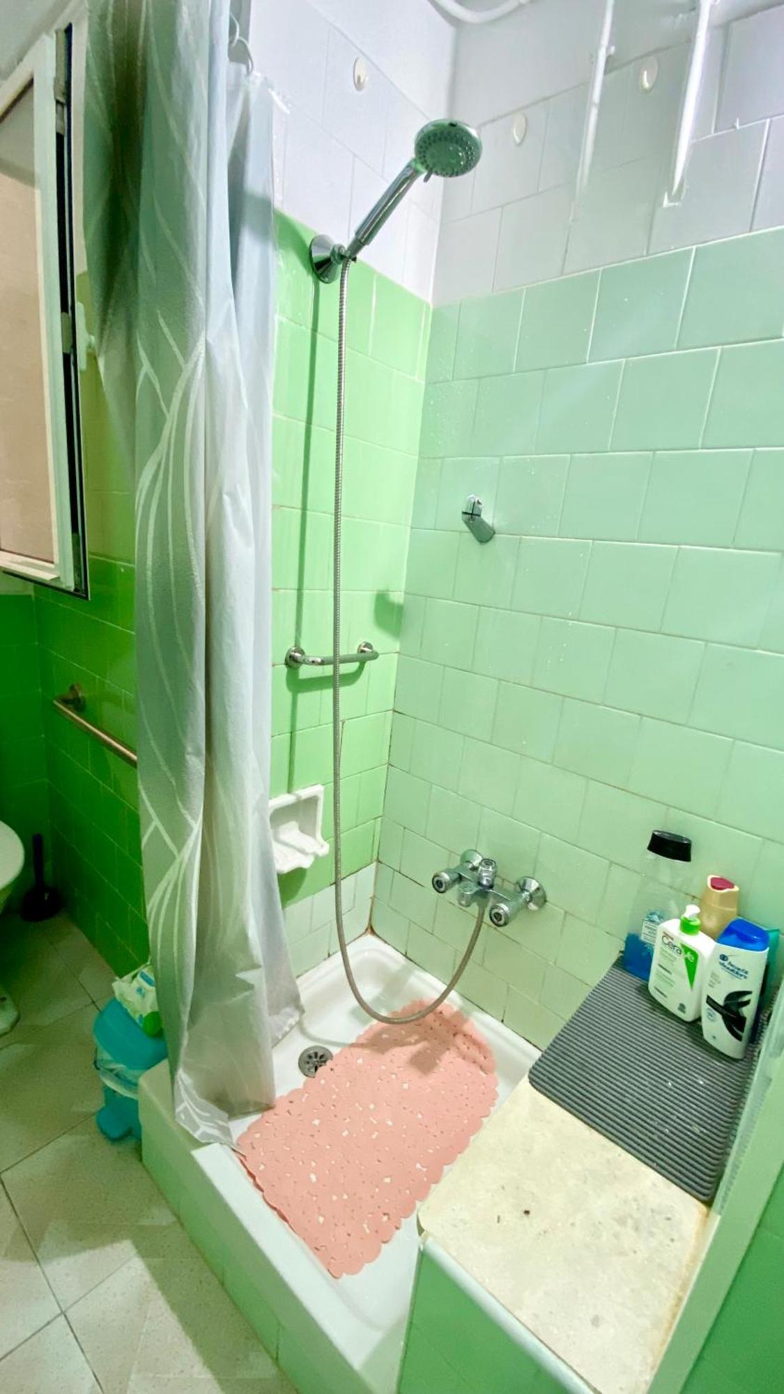 Habitacion Barato En Piso Familiar Compartido El Centro De La Ciudad Cerca De La Estacion De Autobuses 塔拉戈纳 外观 照片